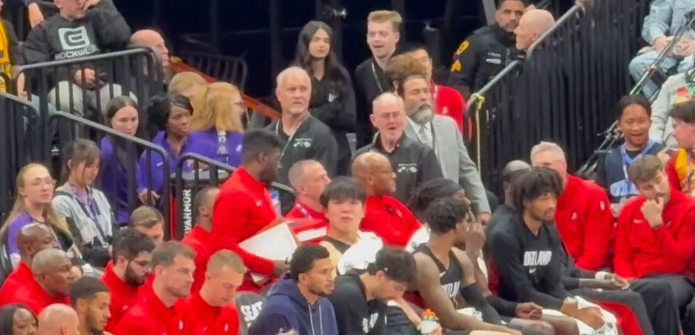 NBA赛场情绪爆发｜开拓者129-132惜败，杨瀚森六犯当场落泪引争议