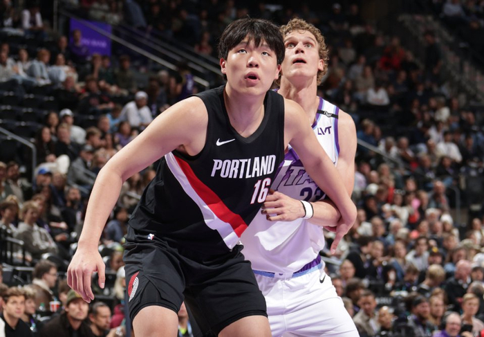 NBA｜季前赛收官！杨瀚森4场场均8分却被5.3犯规拖累，开拓者输三分该醒了