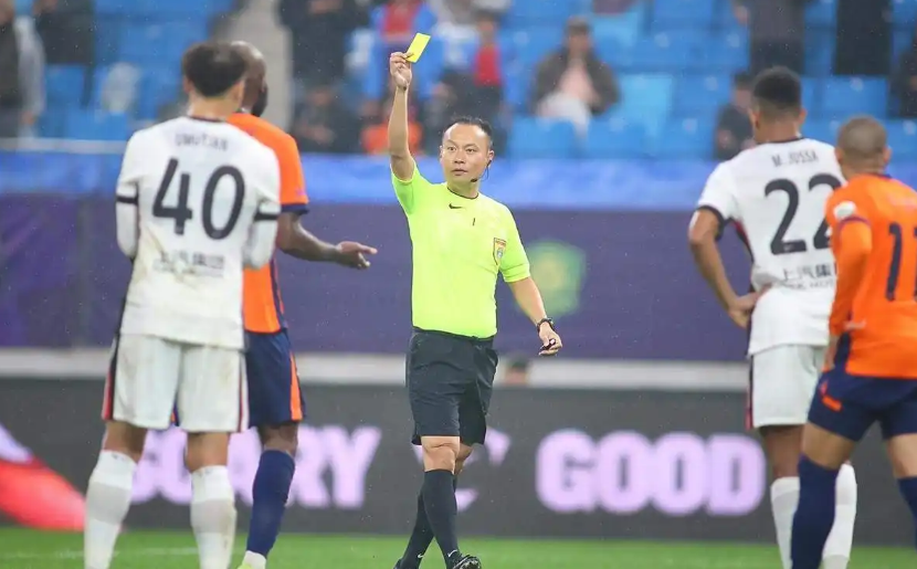 中超｜海港4-3险胜海牛，李霄鹏拼刺刀错把亚泰良机放生