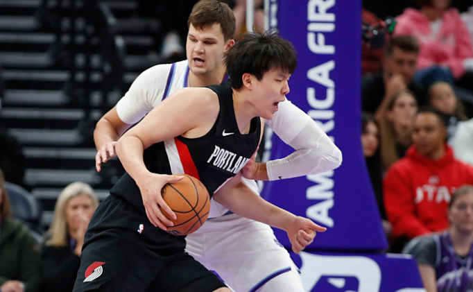 NBA｜杨瀚森季前赛4场场均8分，犯规5.2次说明了什么？