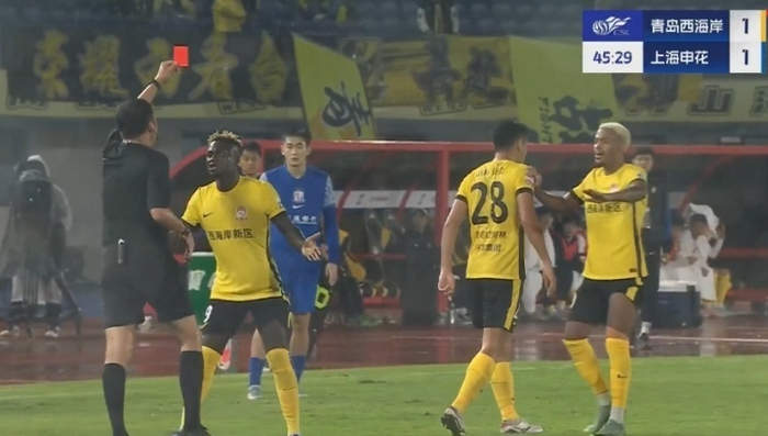 中超27轮｜西海岸9打11？张呈栋黄牌后暴怒被罚下，比赛提前失色