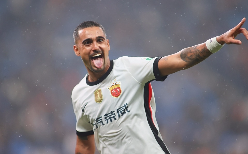 中超联赛｜海港4-3绝杀青岛，争冠三队相差3分，3轮定乾坤