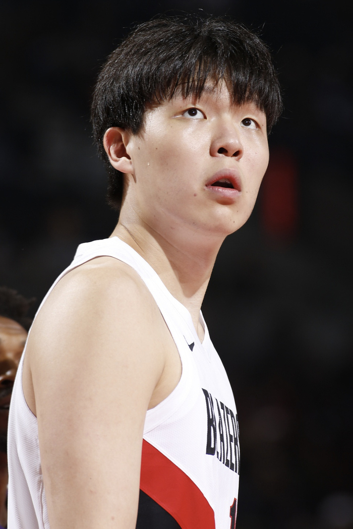 凯斯勒 湖人｜NBA季前赛两节半14+10+8把小杨打醒了