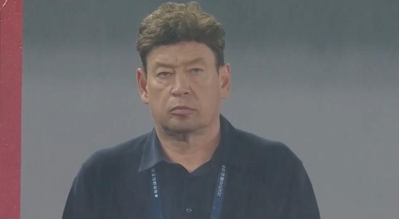 中超|申花2-1险胜9人青岛,斯卢茨基吹响老将号角