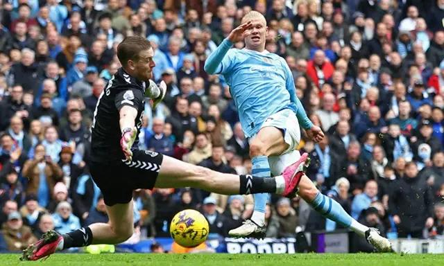 英超｜曼城今晚力争零封？哈兰德7场9球盯上第10球