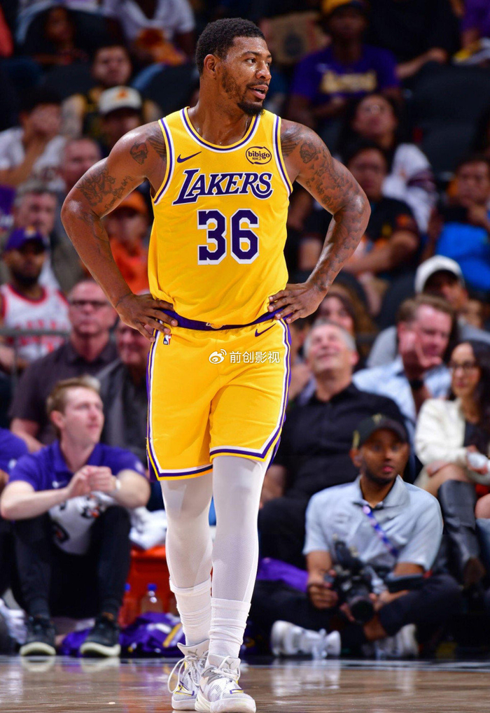 湖人斯玛特首秀0分！NBA湖人104-113输球我得说两句