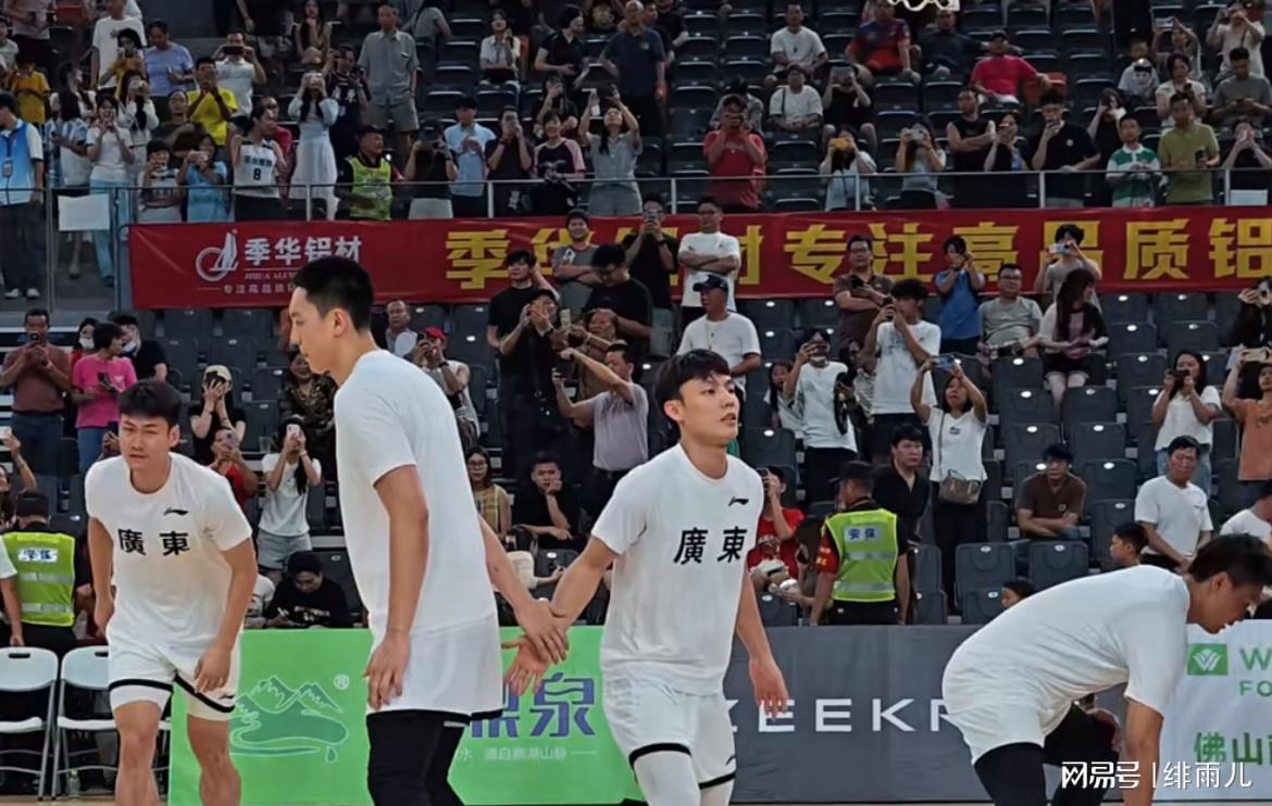 CBA｜广东队杜锋三内线试验，93-49大胜但对四川仍有隐忧