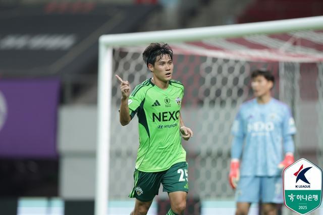 k1联赛｜全北现代第33轮胜水原，提前5轮夺冠，崔喆淳第10冠震撼