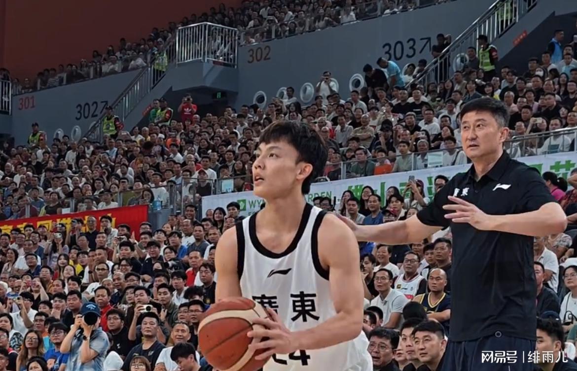 CBA｜广东队93-49横扫肯尼哈奇，杜锋的“死亡三高”能顶住周琦？
