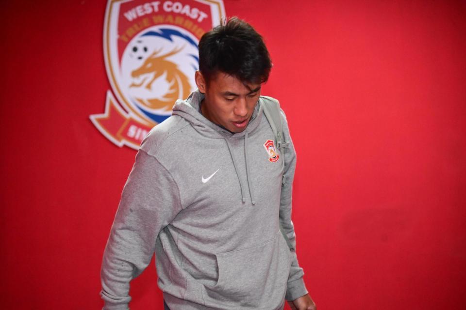 中超|西海岸1-2告负,36岁张呈栋遭“三停”与5万元罚单