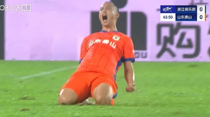 中超｜泰山1-1浙江队：韩鹏的排兵与瓦科的点球代价