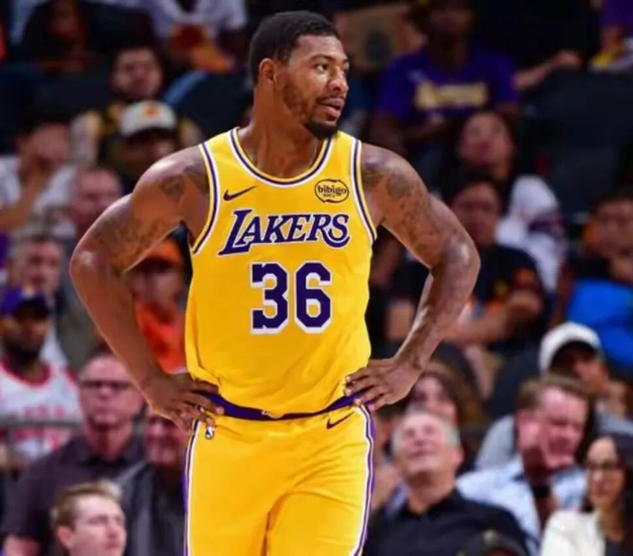 斯玛特,湖人首秀警告：NBA季前赛116-117惜败，23分钟收获14分冲击轮换