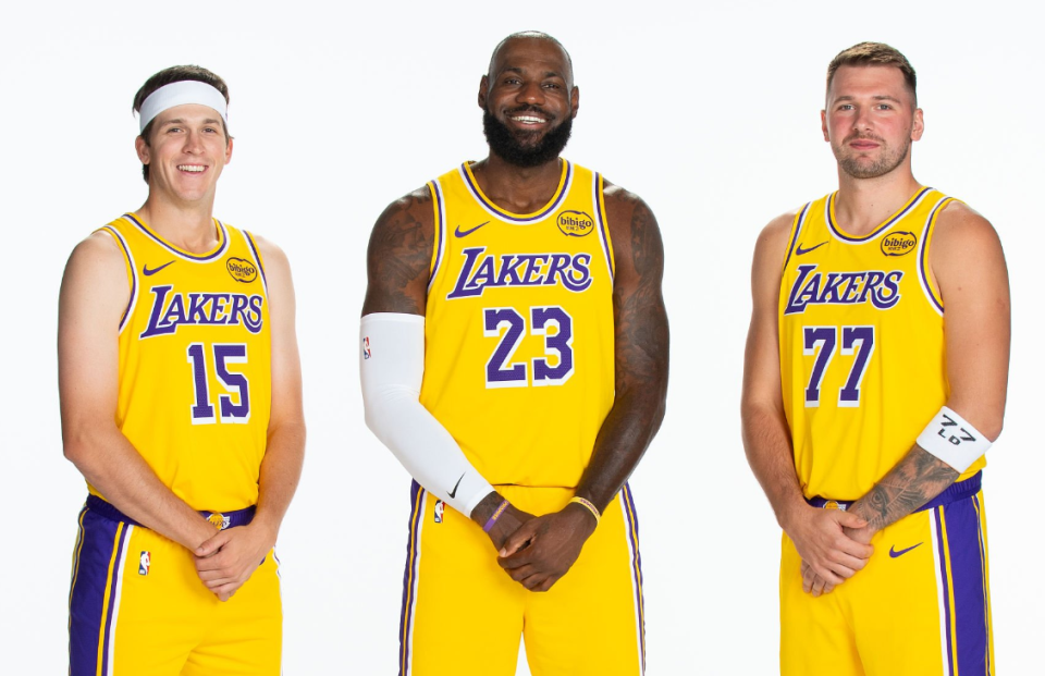 湖人NBA｜14+3名单尘埃落定，裁掉4人，阵容压力暴露3点