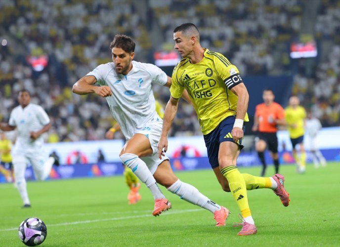 沙特联｜利雅得胜利5-1狂胜哈萨征服，C罗距离950球仅差1粒