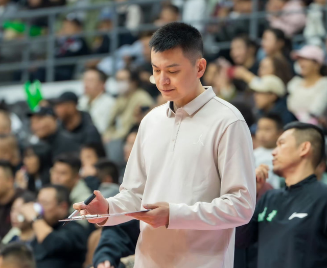 辽宁飞豹在CBA热身赛95-93险胜，北京市外线暴走敲醒沉睡巨兽