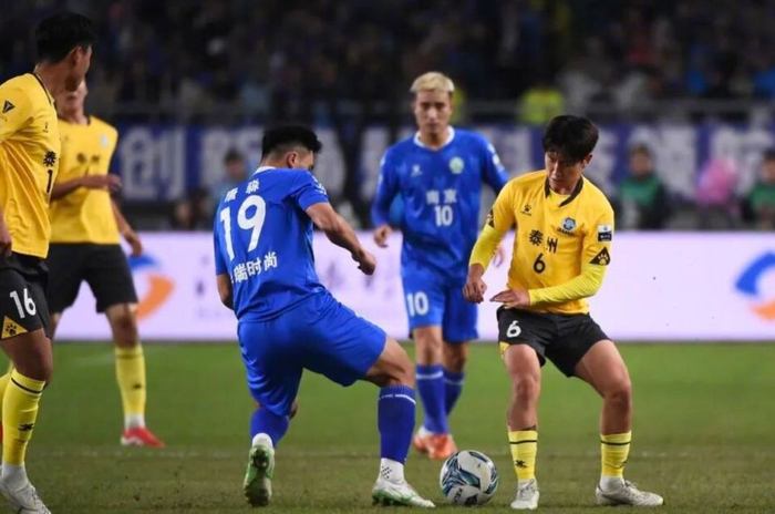 苏超｜南京1-1点球8-7崩盘，泰州9-8爆冷晋级，61565人见证绝情一夜