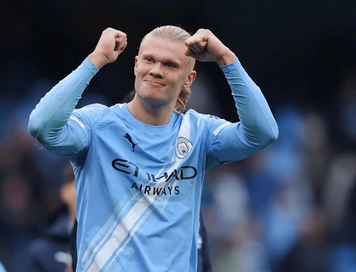 英超｜哈兰德梅开二度，曼城2-0埃弗顿揭示11球独大现状