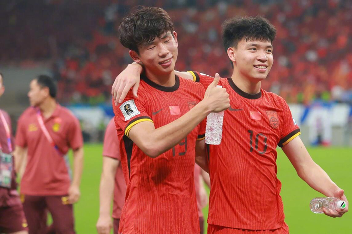 足坛最新：克罗地亚冠军俱乐部邀王钰栋刘诚宇，旅欧成中国足球急需良药