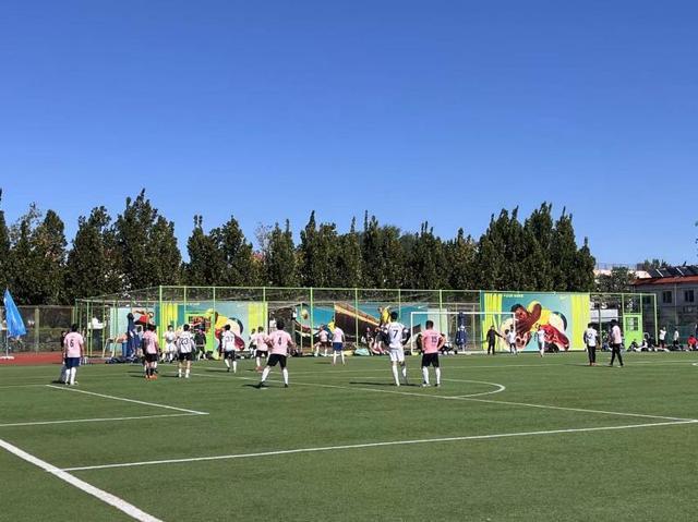 足球友谊杯｜第二届20支中外政企同场走秀，短赛制考验耐性与诚意