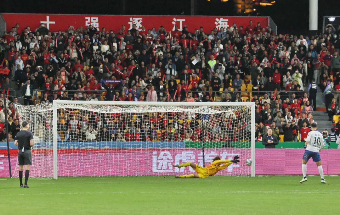 苏超｜半决赛2场点球决胜，泰州淘汰南京引发职业化争议