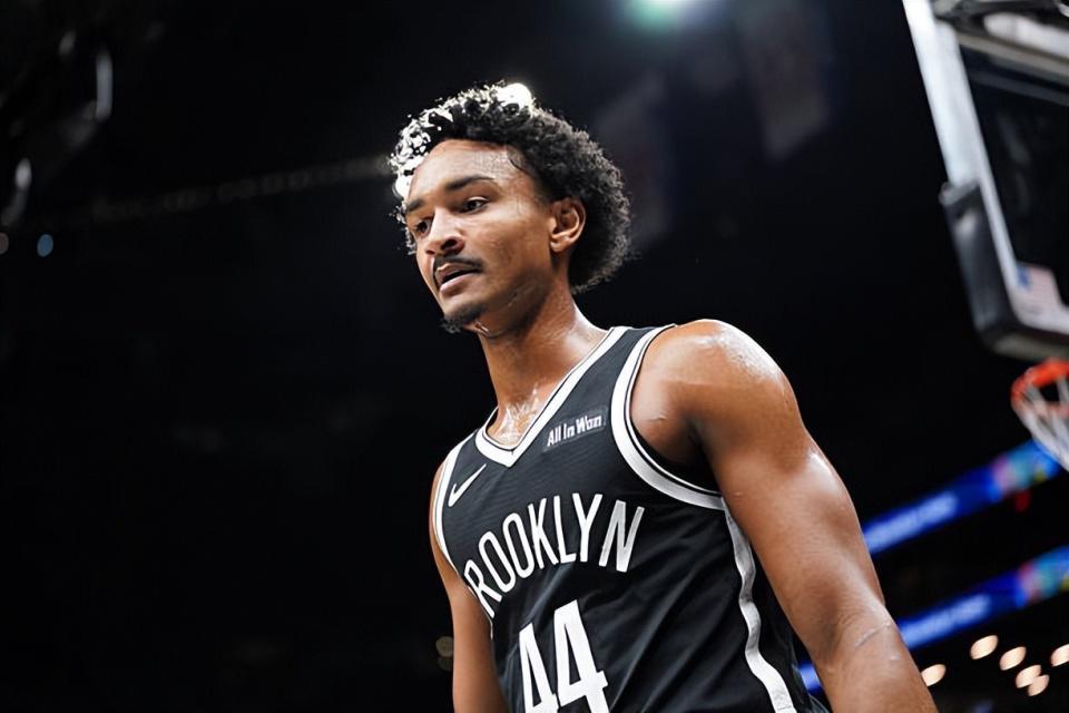 NBA老鹰科比被篮网队裁掉，篮网倒贴现金1笔成笑柄