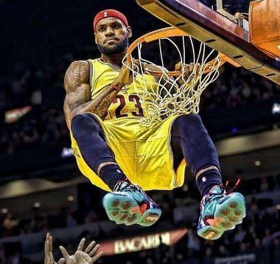 NBA｜超框4大天王：乔丹、卡特、詹姆斯、拉文谁更霸气？