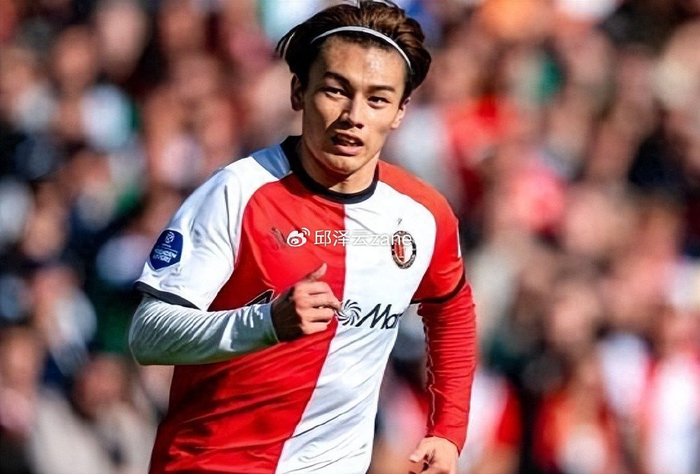 荷甲｜9场11球！上田绮世半场帽子戏法，费耶诺德场面崩了