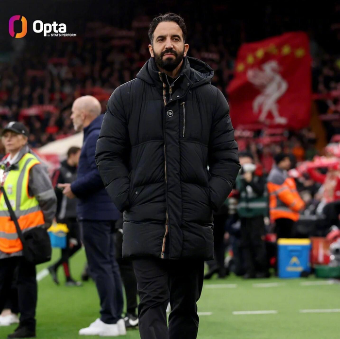 英超｜阿莫林两地客场取胜！利物浦1-2曼联暴露4大问题