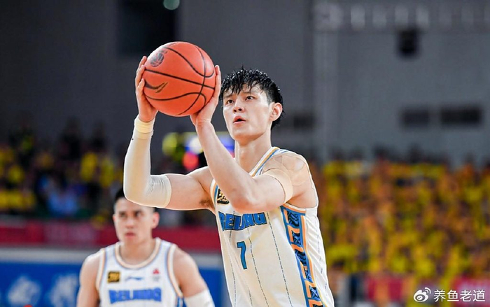 CBA｜曾凡博被篮网裁掉，10月15日消息点燃北京争冠希望