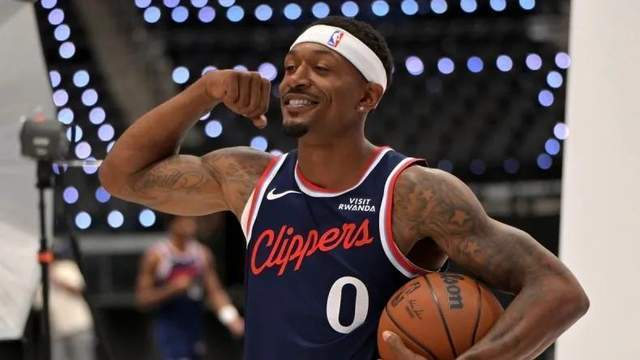 NBA快船揭幕战焦点：比尔15分钟12分，轮换11人谁掉队