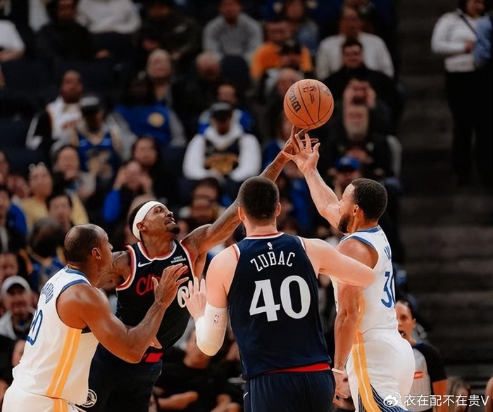 NBA：快船106-103胜勇士，比尔复出得12分惹争议