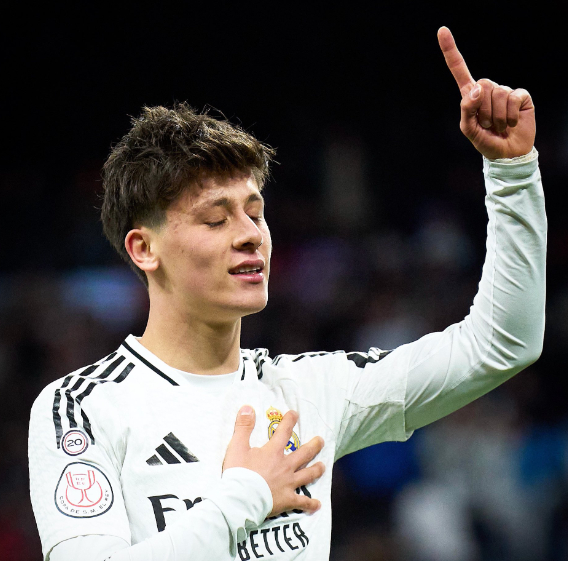 西甲：皇马传言中新星被称“皇马版卡卡”，4000万欧身价争议引发热议