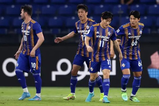 亚冠三场早场：墨尔本0-1告负，蔚山现代主场0-2被广岛三箭击穿