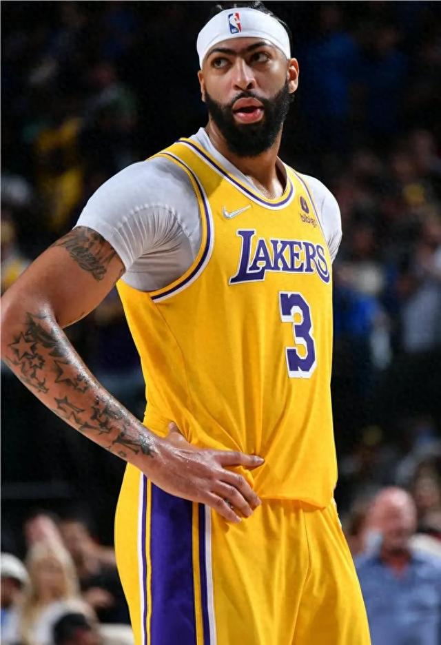 NBA：安东尼·戴维斯1815盖帽，32岁数据直面邓肯2118