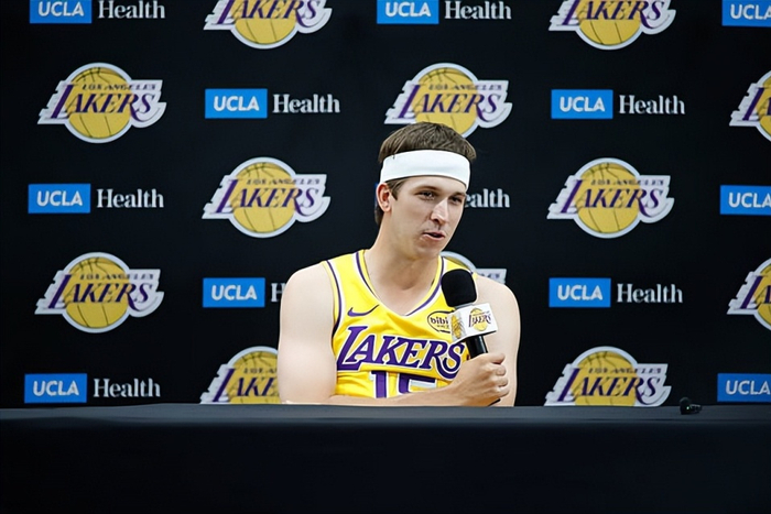 NBA：勒布朗上赛季70次出场、场均34.9分钟还能撑多久？