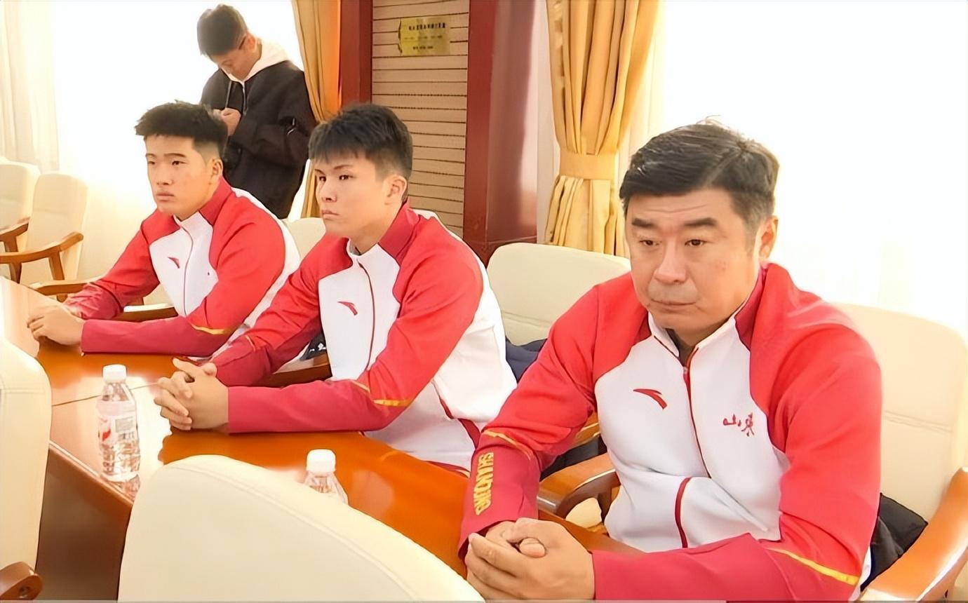 中超冲刺期泰山失3人：韩鹏率队出征全运会，11月1日开战