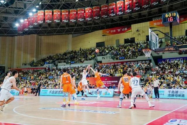 浙BA：温州队9连胜！10月18日金华首节28:26燃起团队篮球