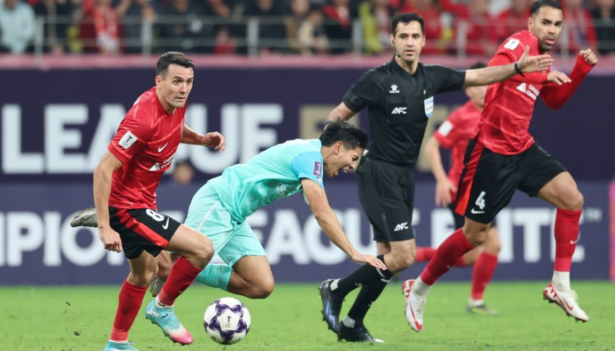 亚冠0-2揭短：成都蓉城被柔佛打醒，周定洋一句话扎心