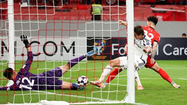 亚冠0比2两败！上海海港、成都蓉城为中超争冠选择轮换引发热议