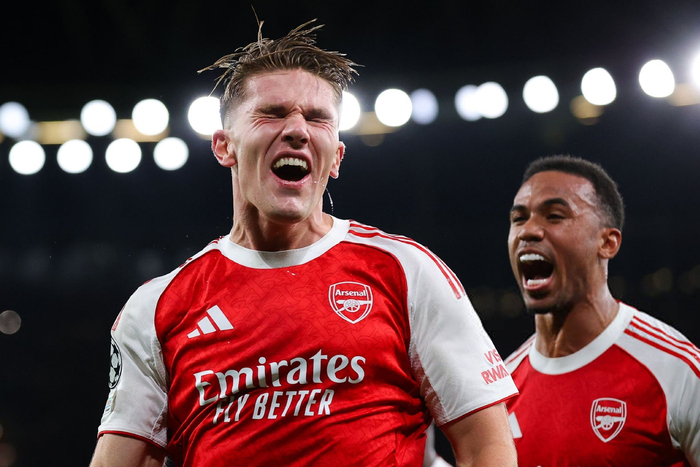 欧冠联赛阿森纳4比0大胜马竞，约克雷斯梅开二度震撼