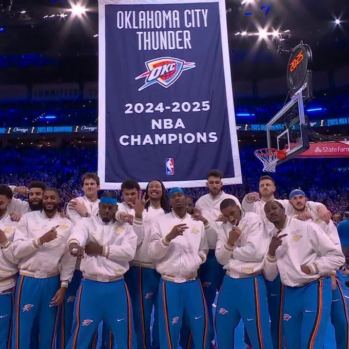 NBA揭幕战：雷霆队主场领戒指，亚历山大大帝收获1枚戒指