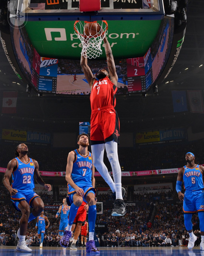 NBA半场夺目：火箭57-51压制雷霆，凯文·杜兰特14分无解