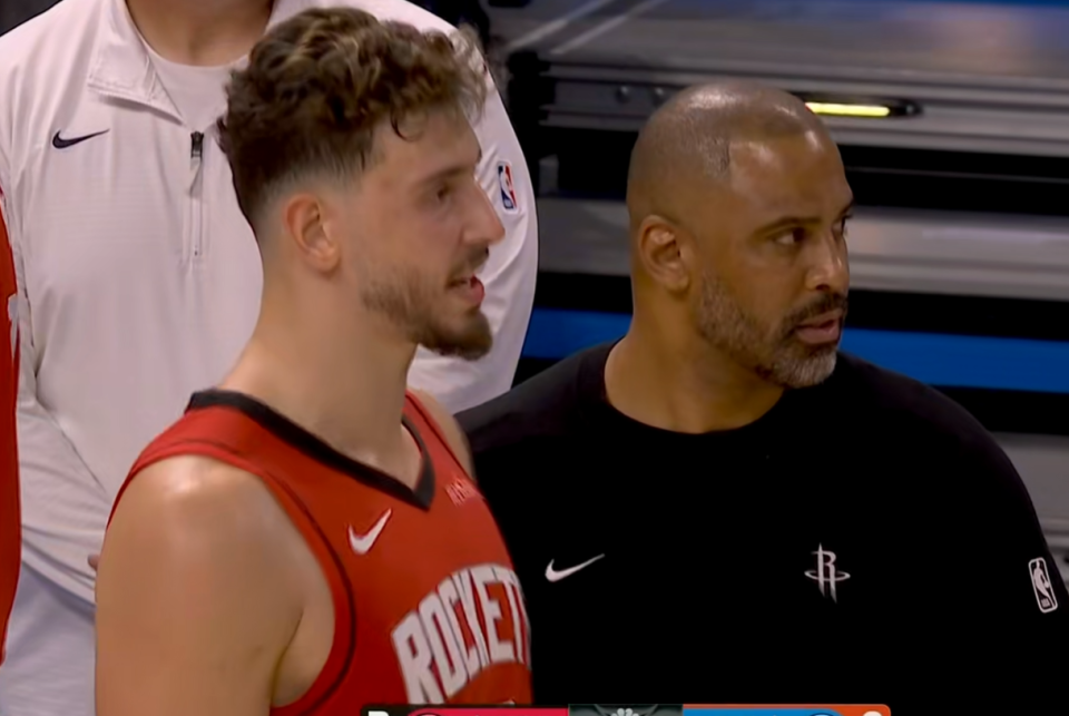 NBA：火箭队103:102险胜，申京狂砍39分点燃赛季