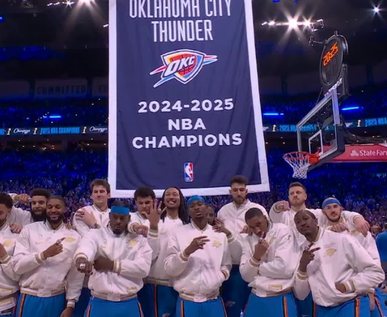 NBA揭幕战：雷霆队125-124险胜火箭，申京39+11+7仍难救主