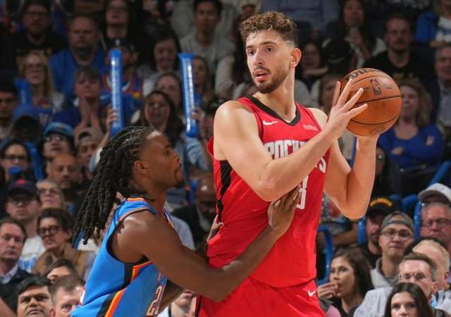 NBA赛场：阿尔佩伦·申京39分爆发，火箭队加时惜败雷霆