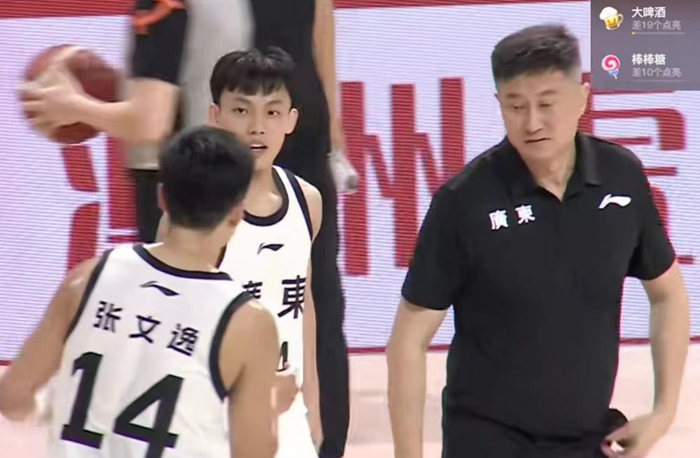 CBA热身：广东队121-73血洗赫罗纳，张文逸26分暴走引关注