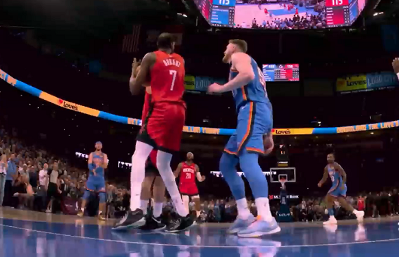 NBA双加时125-124！火箭惜败雷霆，凯文杜兰特喊暂停未被吹罚惹争议