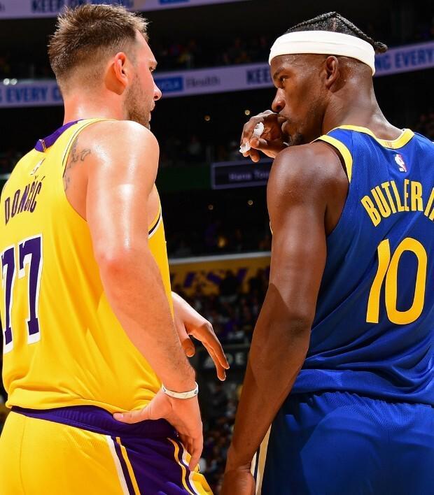 NBA揭幕战：勇士119-109击败湖人，詹姆斯伤缺、库里领衔开门红