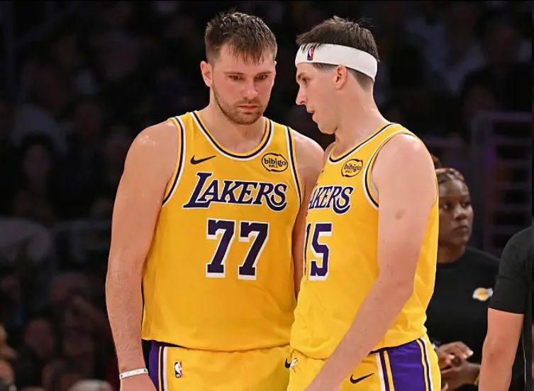 NBA揭幕战：洛杉矶湖人109-119负勇士，东契奇43分难救主