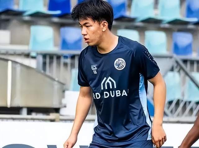 荷乙：王博豪第5轮亮相，赛季7次登场成中国留洋新例子